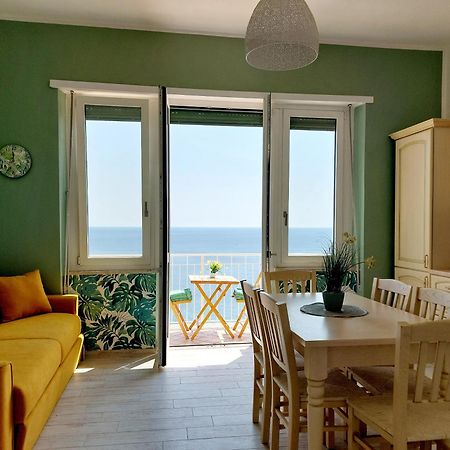 Una Finestra Sul Mare Home 2 Bergeggi Exterior foto