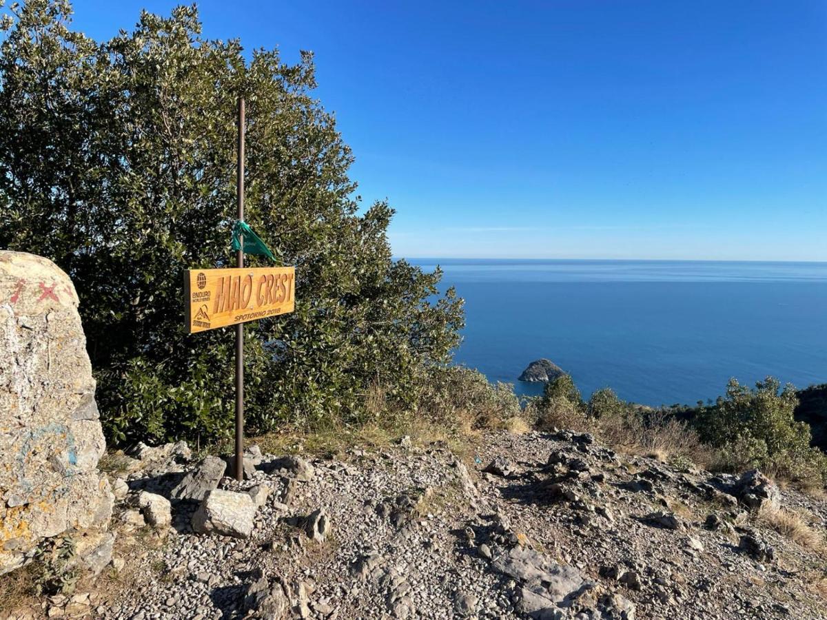 Una Finestra Sul Mare Home 2 Bergeggi Exterior foto