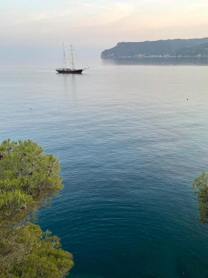 Una Finestra Sul Mare Home 2 Bergeggi Exterior foto